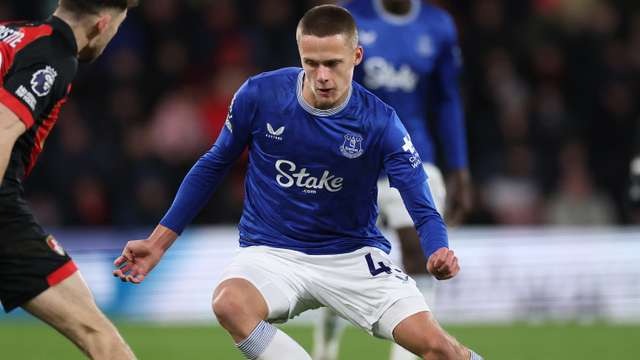 Harrison Armstrong là tiền đạo vị trí trung tâm của Everton